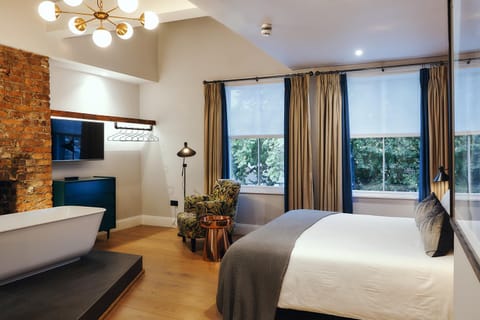 Bed, Photo of the whole room, Bedroom, Bath