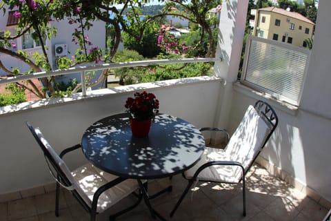 Apartmani Šurlin Bed and Breakfast in Hvar