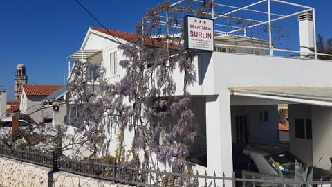 Apartmani Šurlin Bed and Breakfast in Hvar