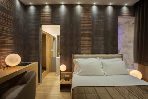 Bed, Photo of the whole room, wardrobe