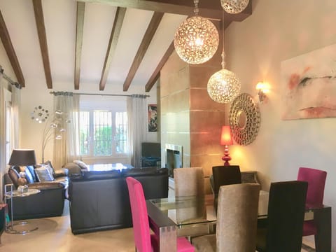 Living room, Dining area