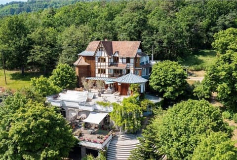 Property building, Bird's eye view, Garden, Garden view