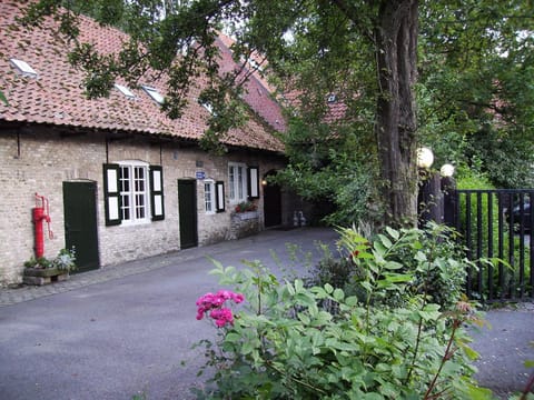 Facade/entrance, Summer