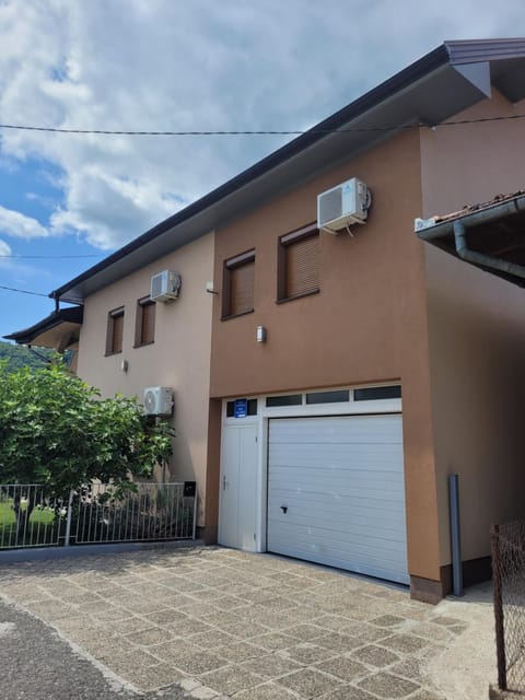 Apartman View Una House in Lika-Senj County