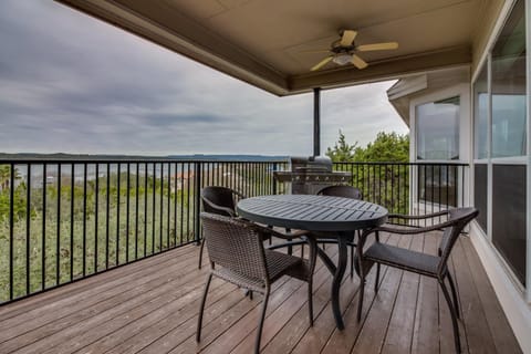 High View Retreat House in Lago Vista