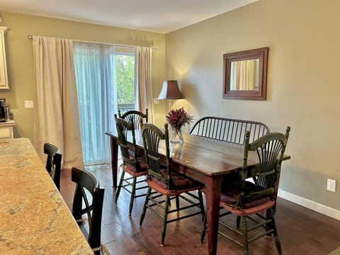 Bigfork Lake Getaway House in Woods Bay