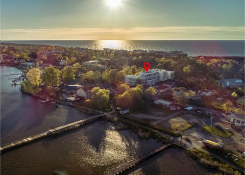 Property building, Natural landscape, Bird's eye view, View (from property/room), City view, Lake view, Sea view, Sunset