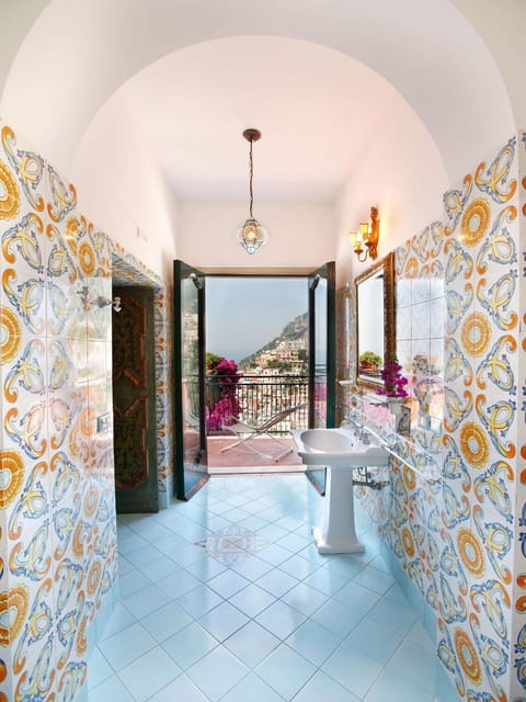 Natural landscape, Bathroom, Mountain view