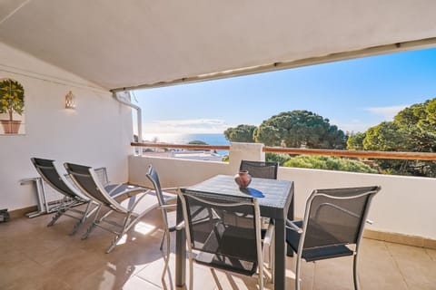 View (from property/room), Balcony/Terrace, Seating area, Sea view, Sea view