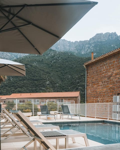 Property building, Swimming pool