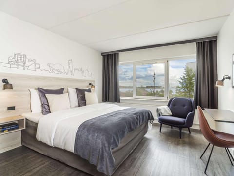 Photo of the whole room, On site