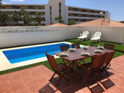 Swimming pool, Swimming pool