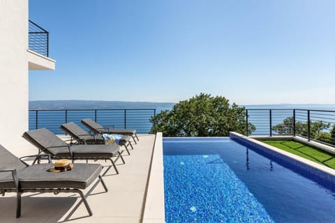 Property building, Sauna, Balcony/Terrace, Seating area, Swimming pool