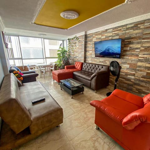 TV and multimedia, Living room, Evening entertainment