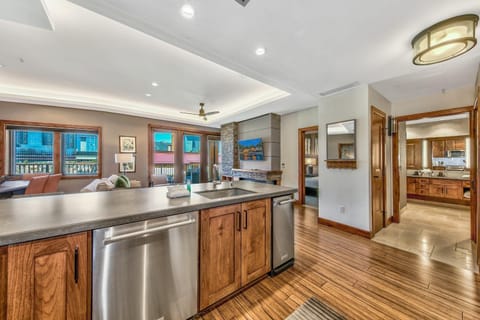 Luxury 2Br Residence Steps From Heavenly Village & Gondola Condo Apartment in Stateline