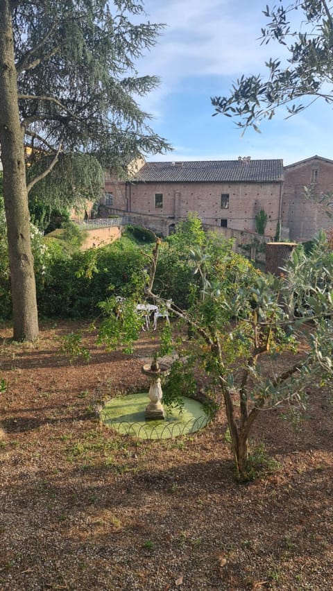 Affittacamere Le camerine di Silvia 2 Bed and Breakfast in Siena