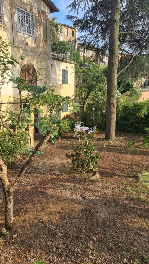 Affittacamere Le camerine di Silvia 2 Bed and Breakfast in Siena