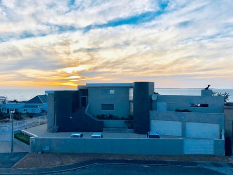 Property building, Facade/entrance, Sunset