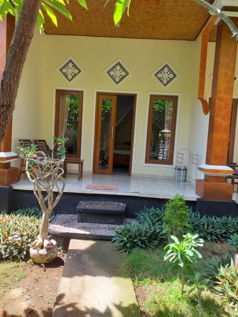 Warung Win Beach & Homestay Vacation rental in Abang