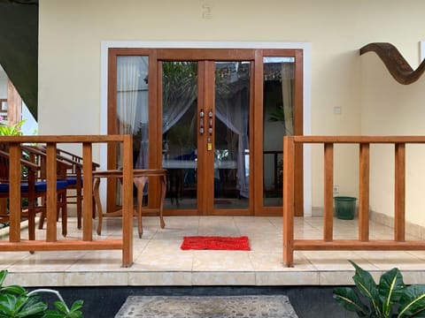 Warung Win Beach & Homestay Vacation rental in Abang