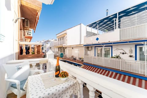 Property building, Day, View (from property/room), Balcony/Terrace