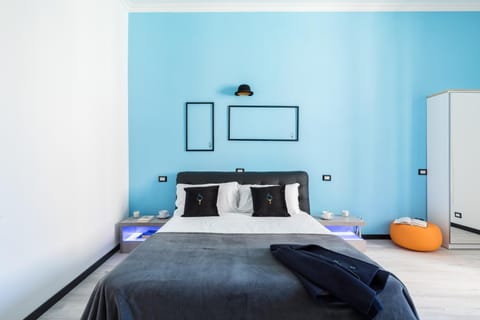 Property building, Bed, Photo of the whole room, Bedroom