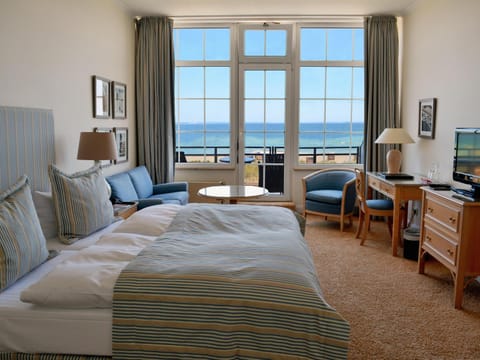 Bed, TV and multimedia, Photo of the whole room