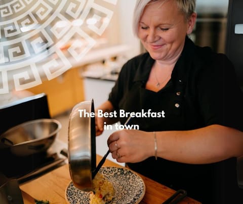People, Food and drinks, Food, Text overlay, Breakfast