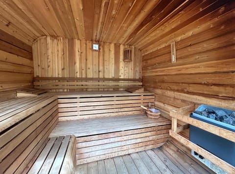 Bonnie Banks Cottage House in Scotland