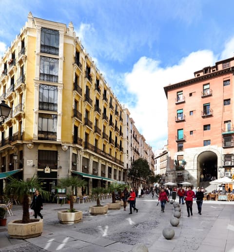 Property building, Day, Shopping Area