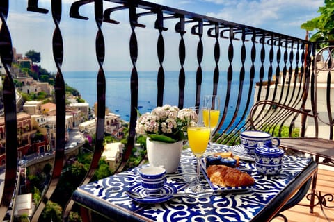 Balcony/Terrace, Food and drinks, Sea view