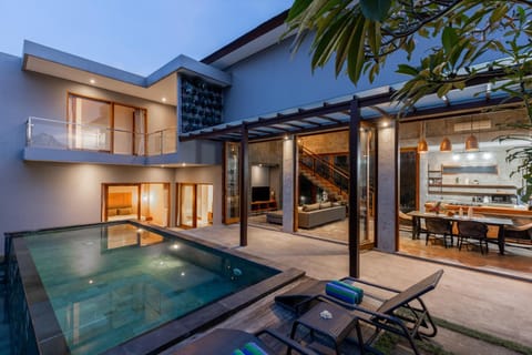 Property building, Swimming pool