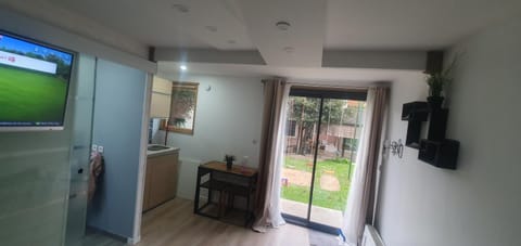 Communal lounge/ TV room, TV and multimedia, Kitchen or kitchenette, Dining area, minibar