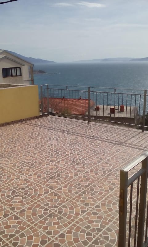 On site, City view, Sea view, Street view, Quiet street view