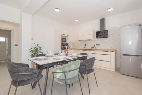 Holiday House Pod Suncem Apartment in Šibenik-Knin County, Croatia