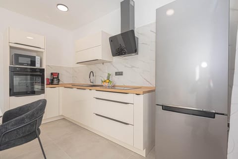 Holiday House Pod Suncem Apartment in Šibenik-Knin County, Croatia