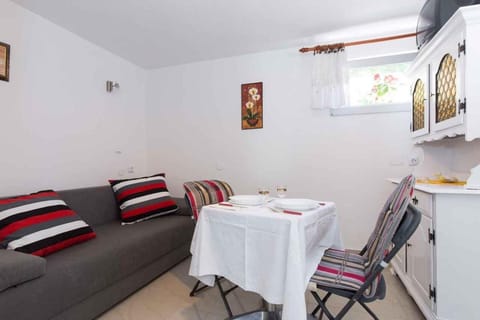 Summer, Lounge or bar, Dining area