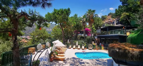 Property building, Restaurant/places to eat, Spring, Day, Activities, Summer, On site, Swimming pool, Time of day, sunbed