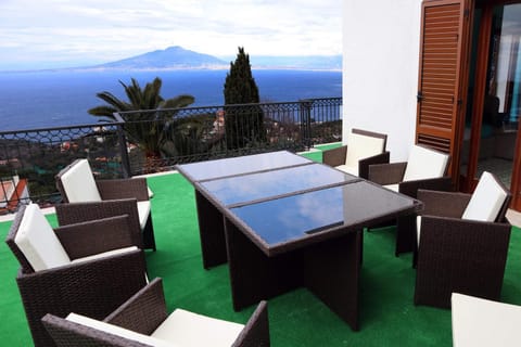 Spring, Day, Balcony/Terrace, On site, City view, Landmark view, Mountain view, Sea view