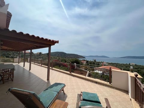Patio, Day, Natural landscape, View (from property/room), Balcony/Terrace, Seating area, Mountain view, Sea view