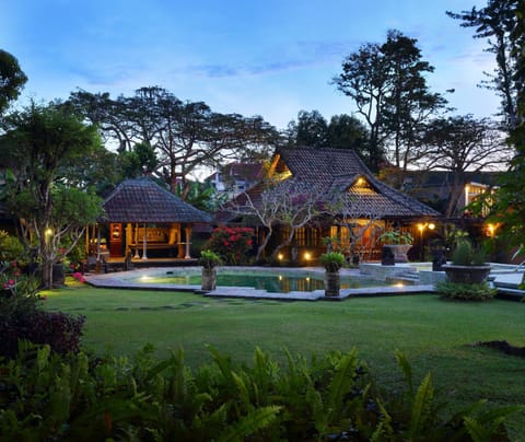 Facade/entrance, View (from property/room), Garden view