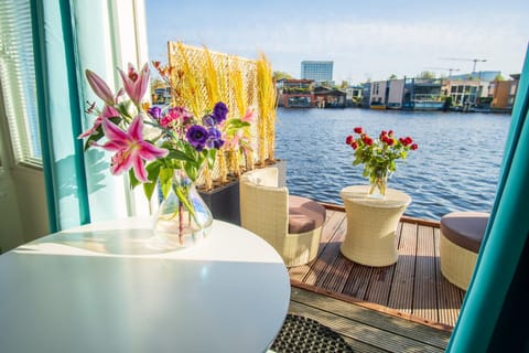 Balcony/Terrace, Lake view, River view