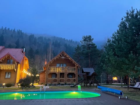 Swimming pool