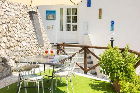 Holidays Perla d'Amalfi - Live the Coast & Private Parking House in Conca dei Marini