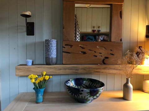 Property building, Internal: Not applicable to any particular room