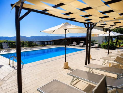 Natural landscape, Mountain view, Pool view, Swimming pool, sunbed