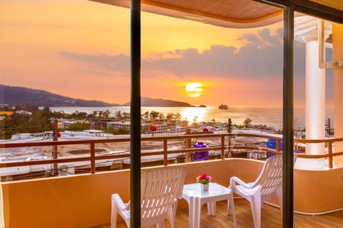 Natural landscape, View (from property/room), Balcony/Terrace, Seating area, Sunset