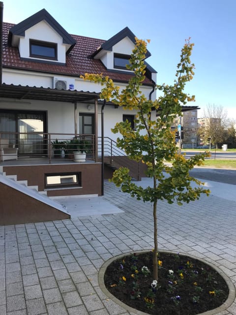 Patio, Balcony/Terrace