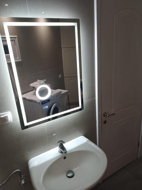 Shower, Toilet, laundry