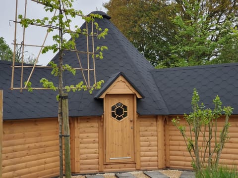 Property building, Day